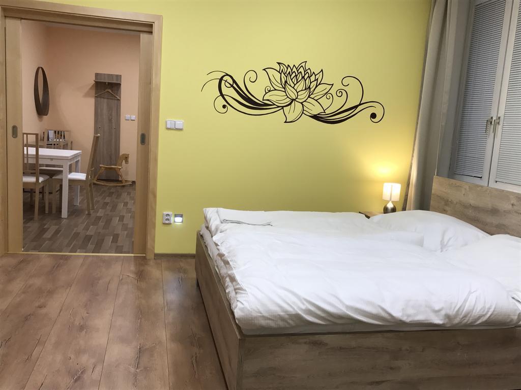 Dnm Inn Korycany Экстерьер фото