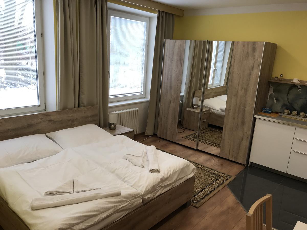 Dnm Inn Korycany Экстерьер фото